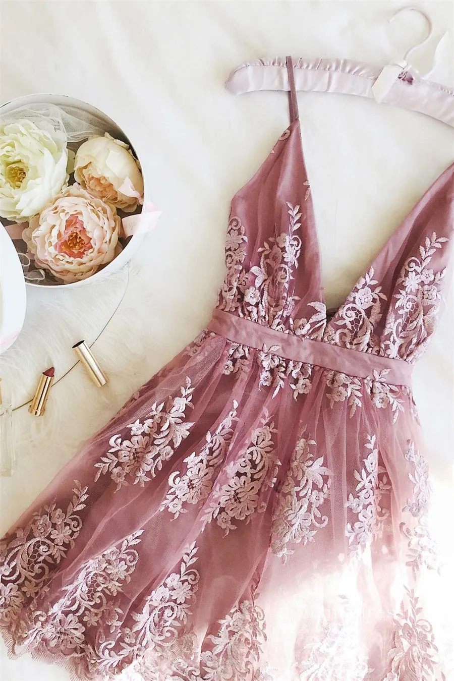 A-line V neck Spaghetti Straps Pink Homecoming Dress Short Prom Dress RYU053