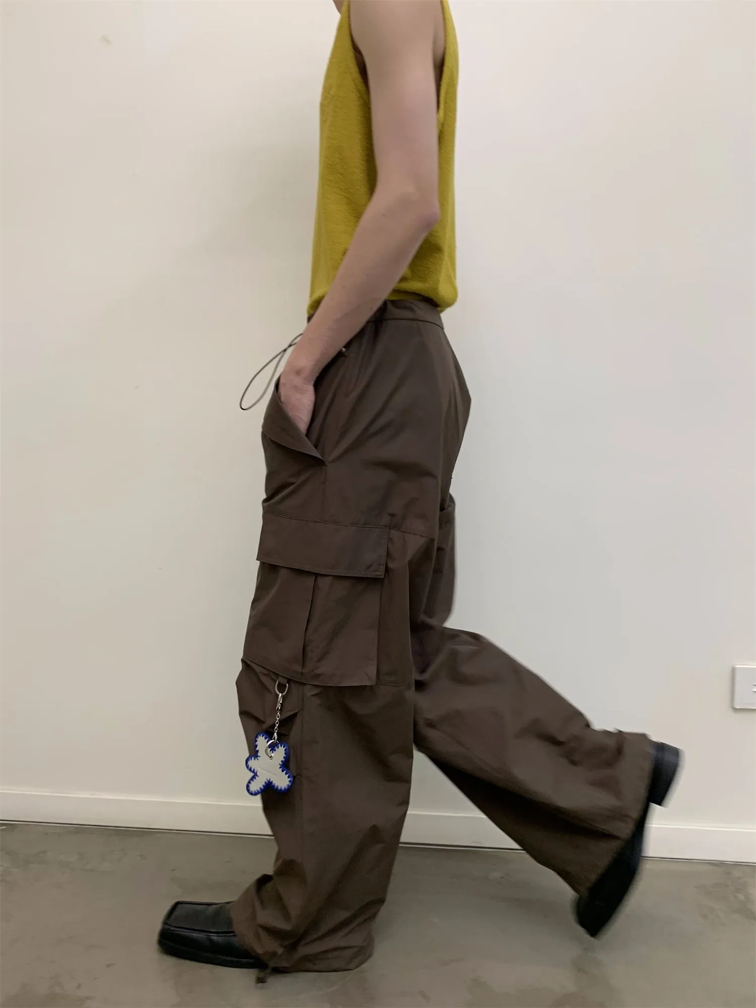 Accordion pocket casual pants
