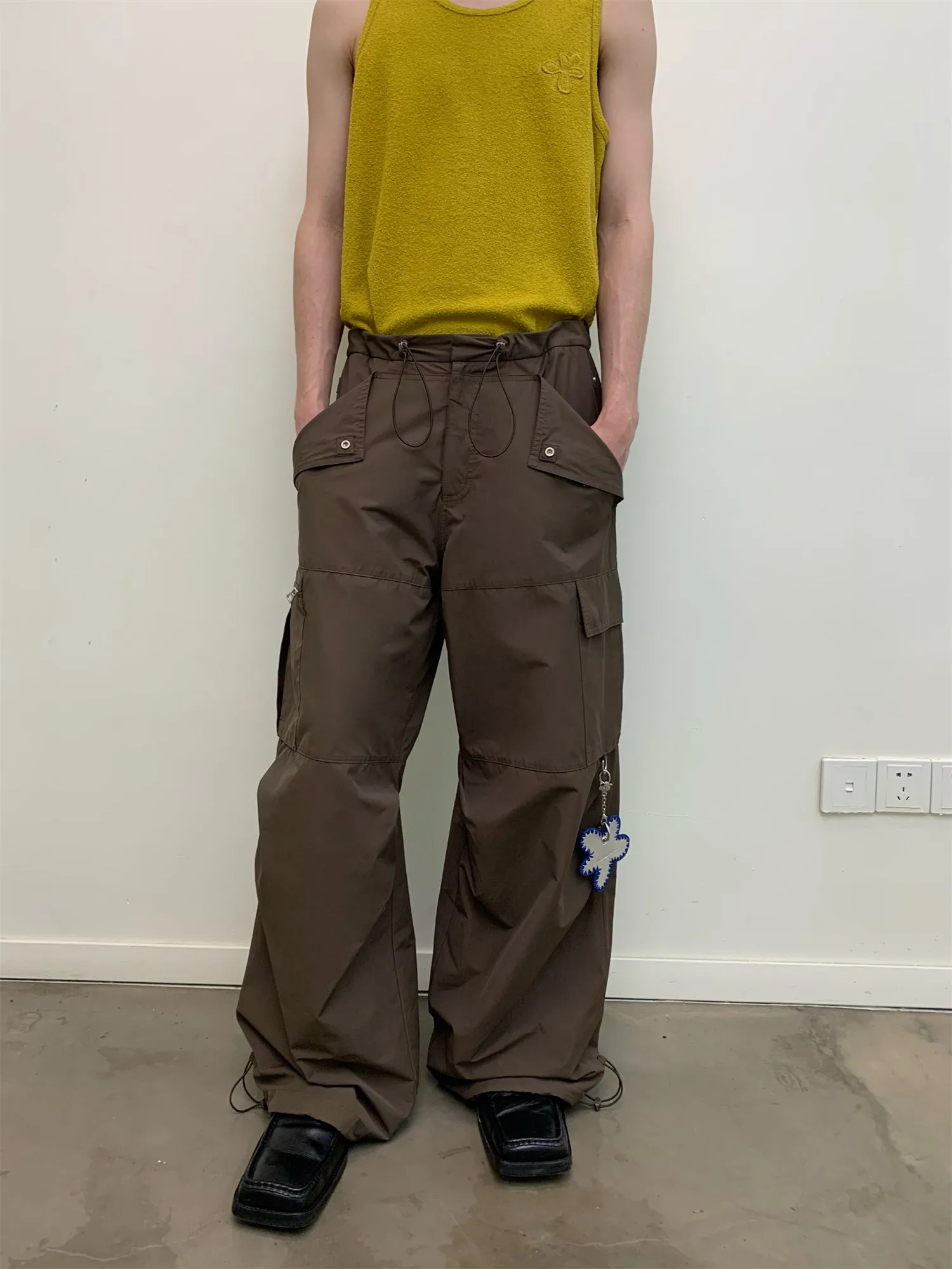 Accordion pocket casual pants