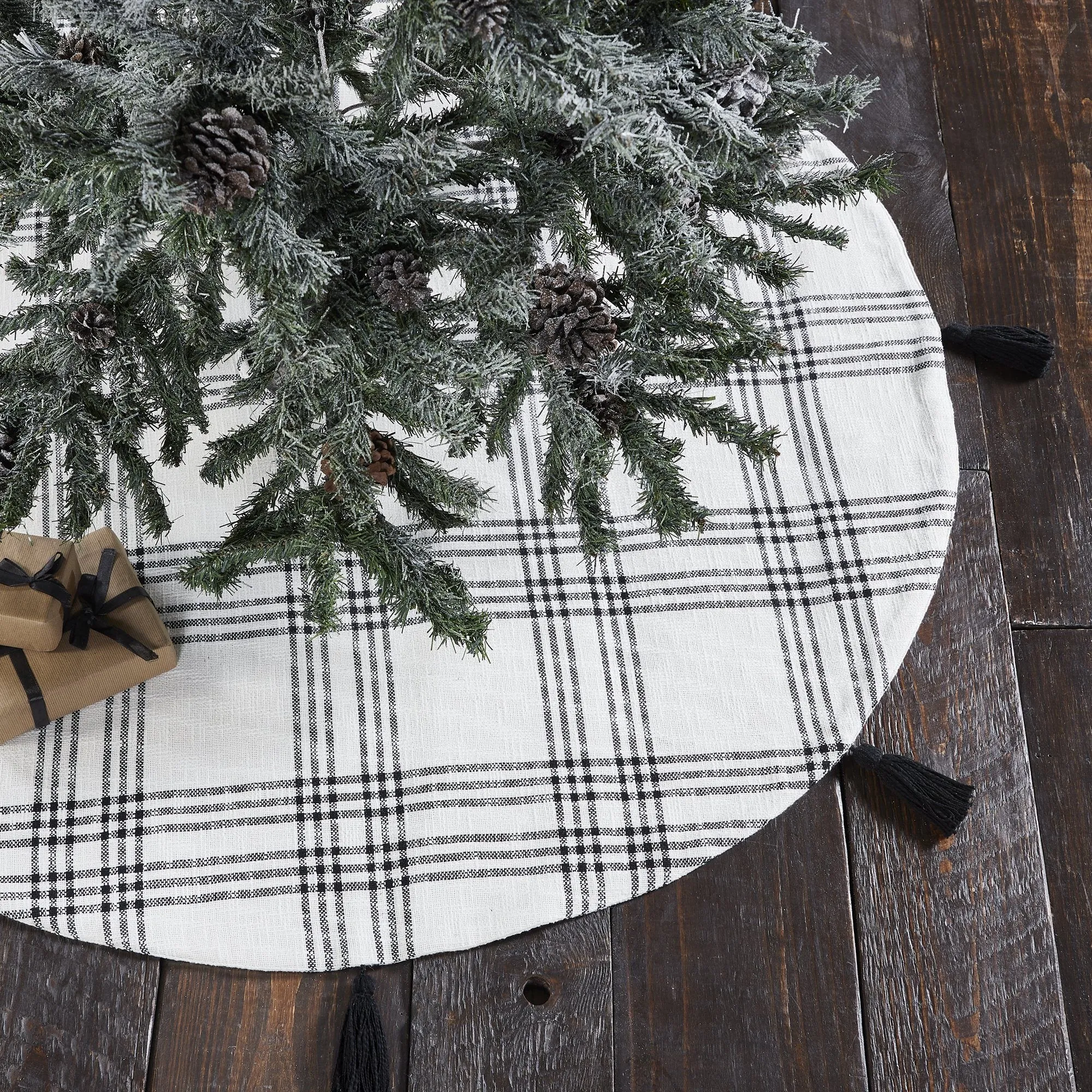 Black Plaid Tree Skirt 48"