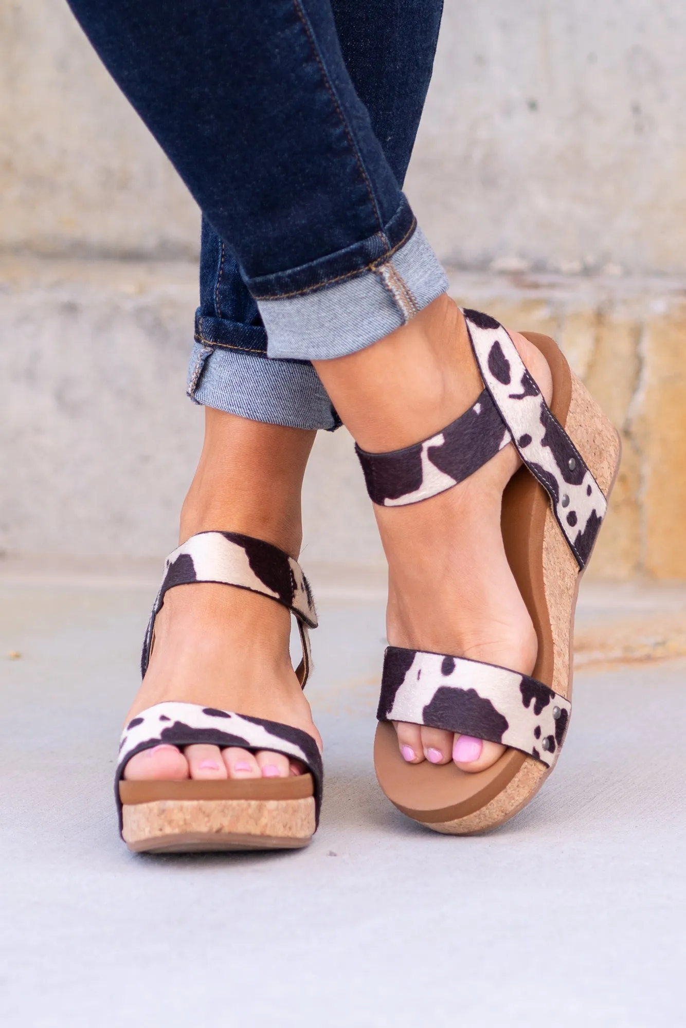 Bonita Wedge Sandals - Cream Black