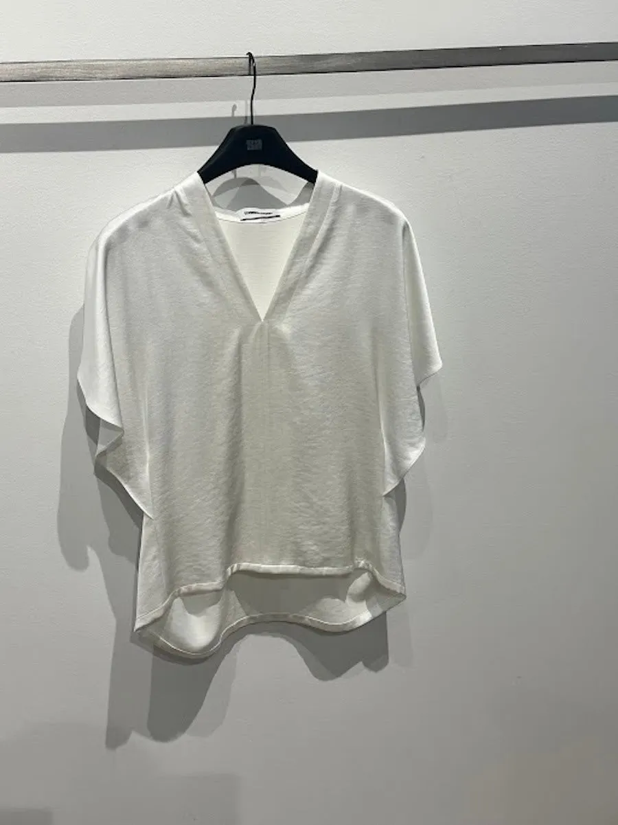 Saint Art New York - Finn V-Neck Charmeuse Top in White