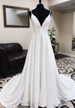 White V-Neck Long Prom Dresses A-Line Lace Evening Dresses